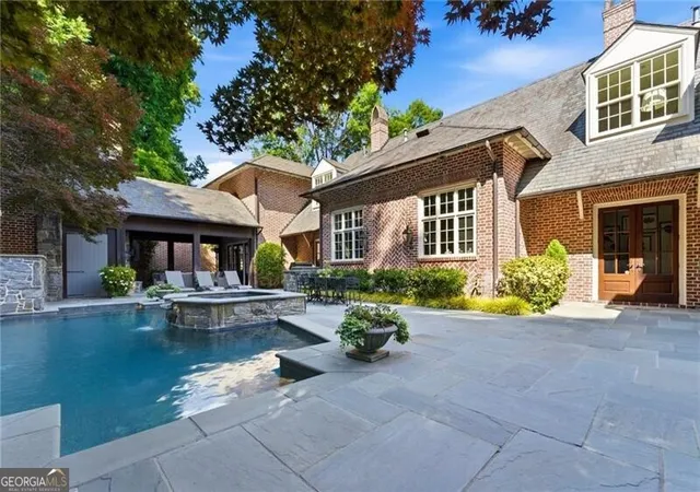 Photo 3 of Single family home for sale at 3275 Laramie Dr SE, Atlanta, GA 30339 | MLS# 10805463 | Listing updated on 2026-07-30