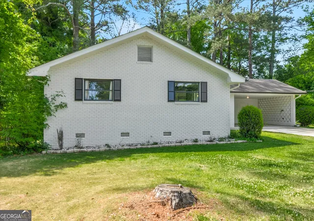 Photo 3 of Single family home for sale at 245 Lunie Dr Sw, Mableton, GA 30126 | MLS# 10731100 | Listing updated on 2026-06-26