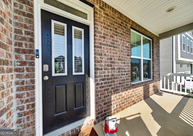 Photo 3 of Sale Pending at 1101 Hawthorne Cir, Madison, GA 30650 | MLS# 10827635 | Listing updated on 2026-09-11