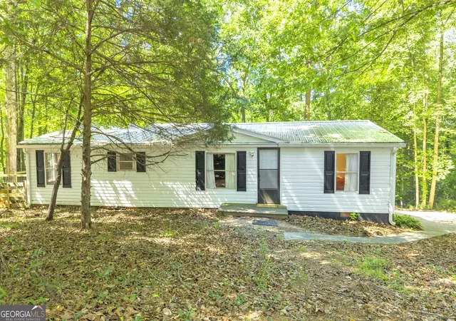 Homes for sale in Martin, GA | 114 Lake Harbor Trl, Martin, GA 30557 | MLS# 10778997