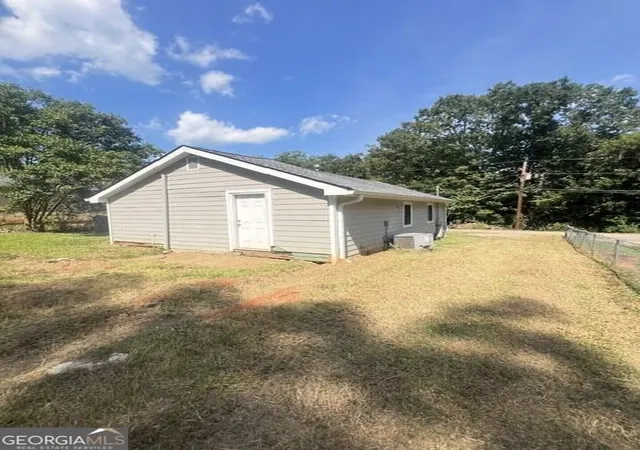 Photo 3 of Single family home for sale at 810 N Warren N, Milledgeville, GA 31061 | MLS# 10833572 | Listing updated on 2026-08-26