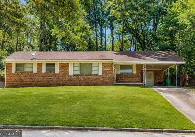 Photo 1 of Sale Pending at 1994 Shannon Ridge Ct, Decatur, GA 30032 | MLS# 10833992 | Listing updated on 2026-09-23