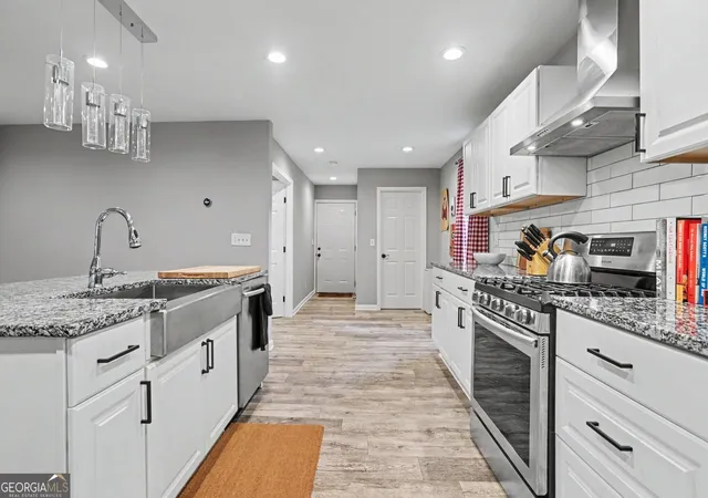Photo 3 of Single family home for sale at 1401 Mims St Sw, Atlanta, GA 30314 | MLS# 10825920 | Listing updated on 2026-09-19