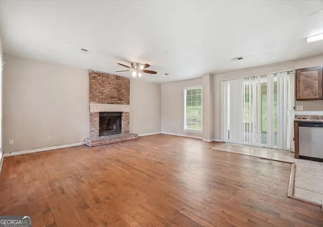 Photo 3 of Single family home for sale at 194 Brownlee Rd Sw, Atlanta, GA 30331 | MLS# 10796734 | Listing updated on 2026-10-10
