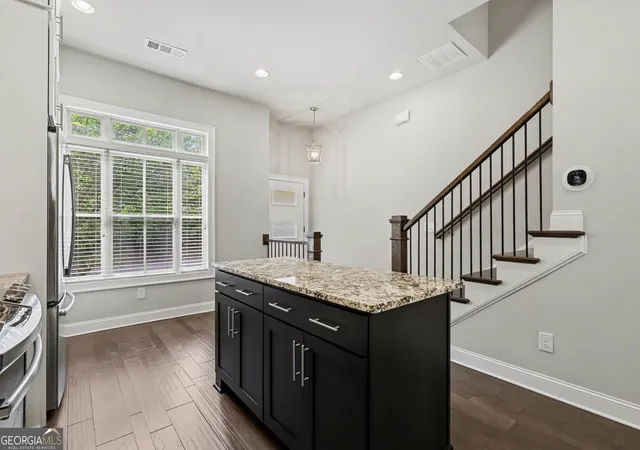 3rd image of 4745 Roswell Rd, Sandy Springs, GA 30342 | MLS# 10725927