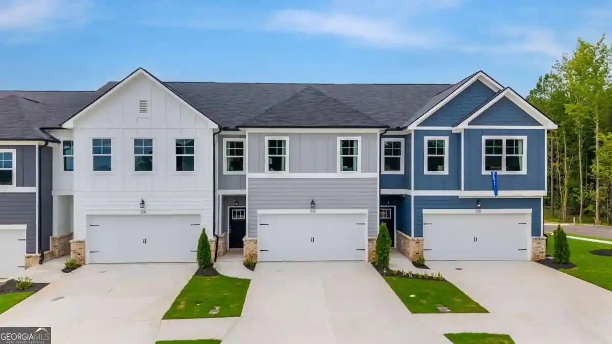 Photo 1 of Townhouse for sale at 2758 Willowtree Cir, Kennesaw, GA 30144 | MLS# 10866778 | Listing updated on 2026-10-29