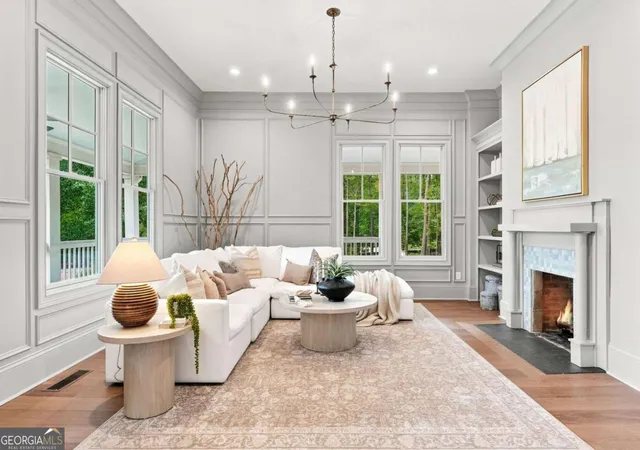 Photo 4 of Single family home for sale at 270 Windsor Dr Sw, Marietta, GA 30064 | MLS# 10819084 | Listing updated on 2026-09-17