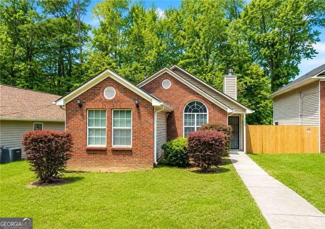 Photo 2 of Single family home for sale at 2341 Daniel Rd Sw, Atlanta, GA 30331 | MLS# 10794337 | Listing updated on 2026-08-01