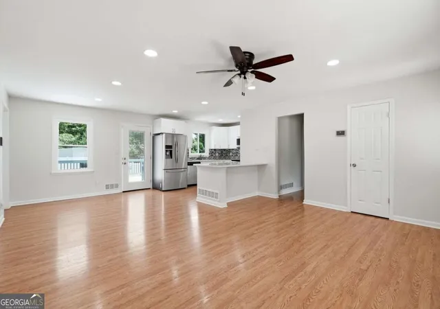 Photo 4 of Sale Pending at 110 Pointview Ct, Tyrone, GA 30290 | MLS# 10804014 | Listing updated on 2026-09-02