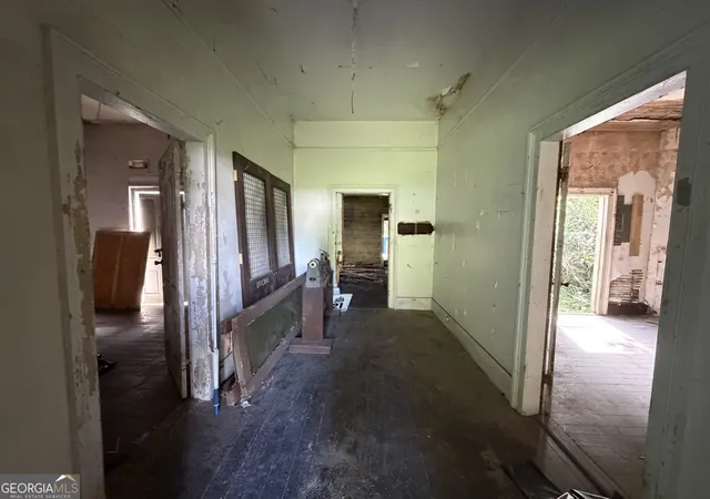 2nd image of 721 Grant St, Brunswick, GA 31520 | MLS# 10805431