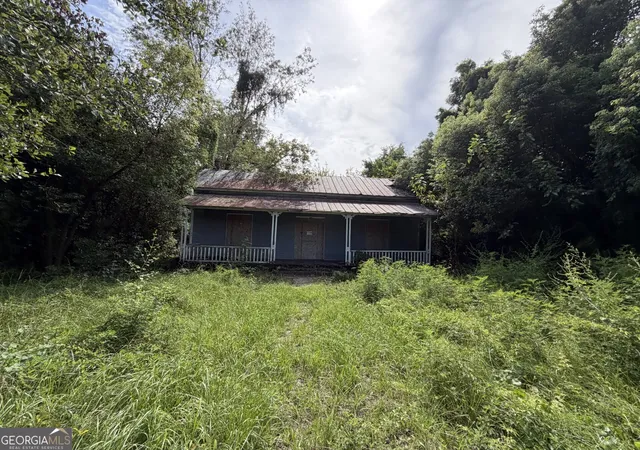 3rd image of 721 Grant St, Brunswick, GA 31520 | MLS# 10805431