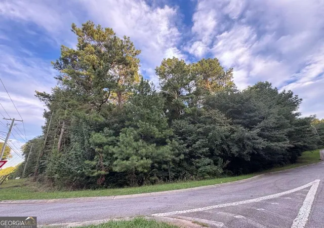 Photo 4 of Sale Pending at 4820 Lexington Rd, Athens, GA 30605 | MLS# 10809024 | Listing updated on 2026-10-21
