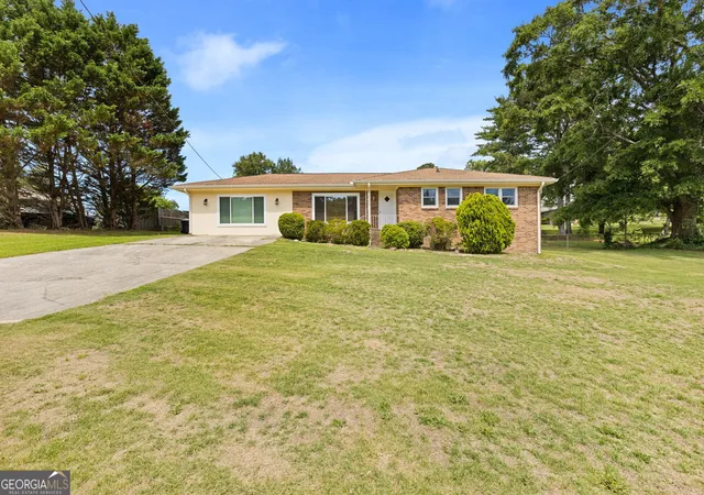 1st image of 2140 Rockdale Dr Nw, Conyers, GA 30012 | MLS# 10817573