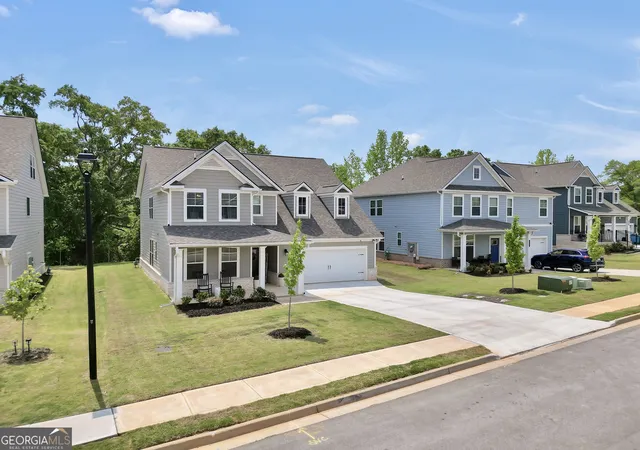 Photo 4 of Single family home for sale at 564 Teversham Dr, Mcdonough, GA 30253 | MLS# 10741146 | Listing updated on 2026-07-13