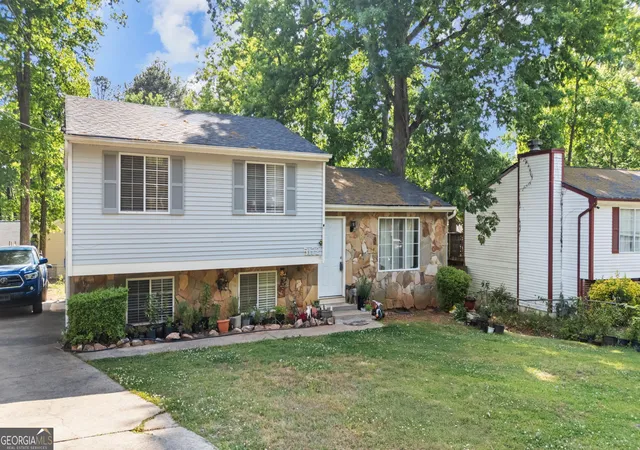 2nd image of 5172 Scarbrough Trl W, Stone Mountain, GA 30088 | MLS# 10731070