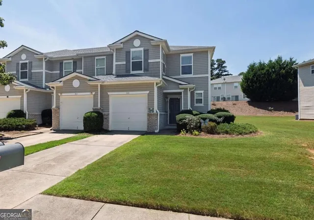 Photo 3 of Townhouse for sale at 313 Oak Leaf Pl, Acworth, GA 30102 | MLS# 10833171 | Listing updated on 2026-10-03