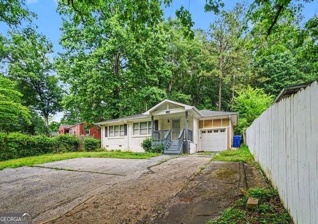 2nd image of 164 Fairburn Rd Sw, Atlanta, GA 30331 | MLS# 10774148