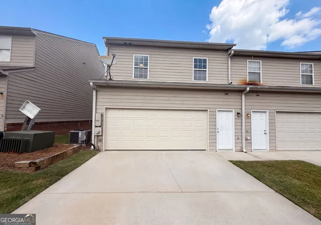 Photo 4 of Townhouse for sale at 7553 Rutgers Cir, Fairburn, GA 30213 | MLS# 10800721 | Listing updated on 2026-10-03
