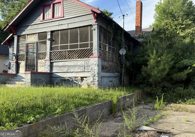 Photo 2 of Single family home for sale at 1635 Ralph David Abernathy Blvd SW, Atlanta, GA 30310 | MLS# 10787958 | Listing updated on 2026-07-01