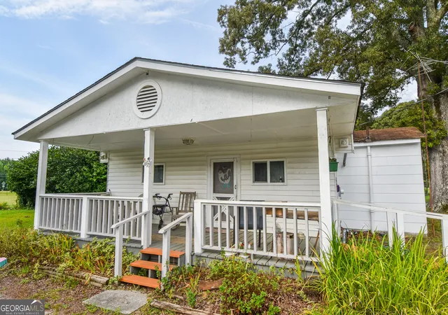 Photo 3 of Single family home for sale at 2590 Hwy 92, Fayetteville, GA 30215 | MLS# 10834208 | Listing updated on 2026-09-10
