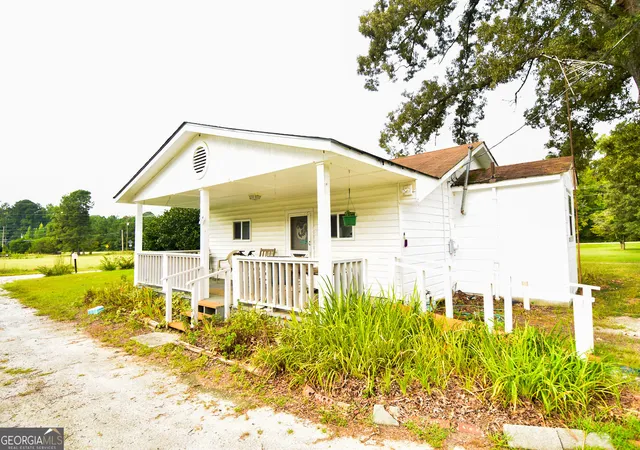 Photo 4 of Single family home for sale at 2590 Hwy 92, Fayetteville, GA 30215 | MLS# 10834208 | Listing updated on 2026-09-10