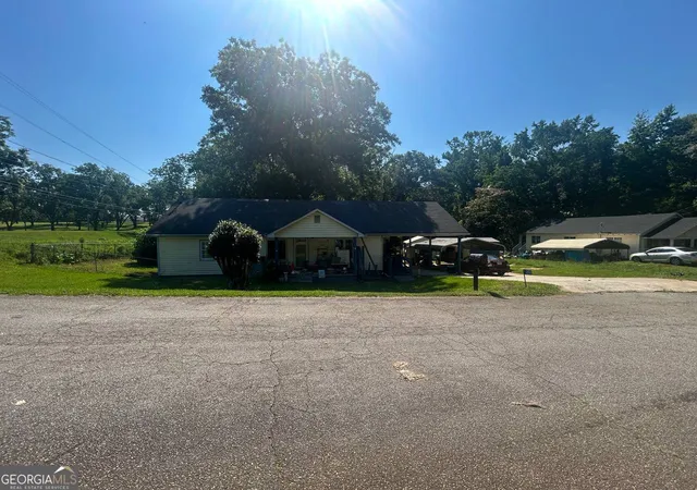2nd image of 201 Walter St, Thomaston, GA 30286 | MLS# 10797588