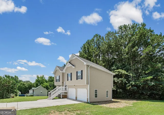 Photo 2 of Single family home for sale at 18 Farmington Dr, Temple, GA 30179 | MLS# 10807794 | Listing updated on 2026-09-07