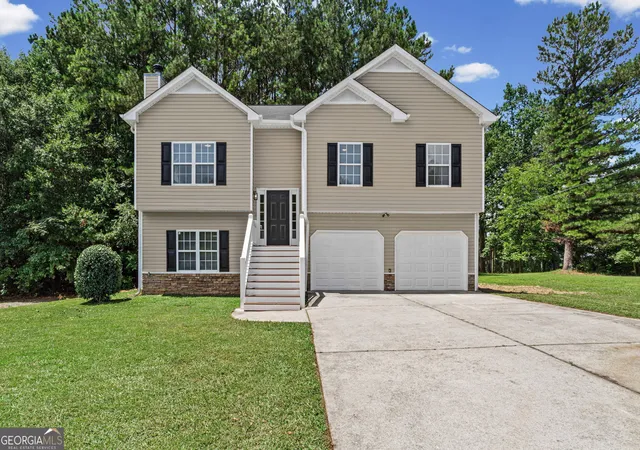 Photo 3 of Single family home for sale at 18 Farmington Dr, Temple, GA 30179 | MLS# 10807794 | Listing updated on 2026-09-07