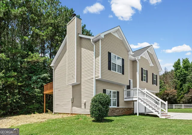 Photo 3 of Single family home for sale at 18 Farmington Dr, Temple, GA 30179 | MLS# 10807794 | Listing updated on 2026-09-07