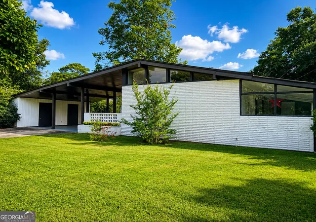 Photo 1 of Sale Pending at 203 Pineview Dr, Warner Robins, GA 31088 | MLS# 10827924 | Listing updated on 2026-09-13