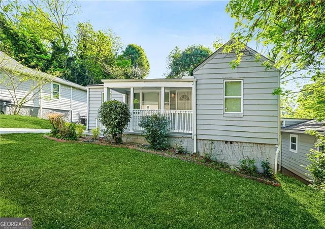 Photo 3 of Single family home for sale at 360 Betsy Ave Sw, Atlanta, GA 30310 | MLS# 10808899 | Listing updated on 2026-08-10