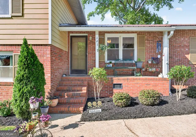 Photo 3 of Sale Pending at 161 Evergreen Ln, Winder, GA 30680 | MLS# 10831392 | Listing updated on 2026-09-25