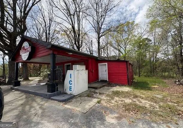 Photo 3 of Sale Pending at 1519 New Hope Rd, Lawrenceville, GA 30045 | MLS# 10722967 | Listing updated on 2026-08-31