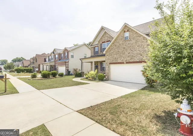 Photo 3 of Single family home for sale at 315 Deven Ct, Warner Robins, GA 31088 | MLS# 10819194 | Listing updated on 2026-09-27