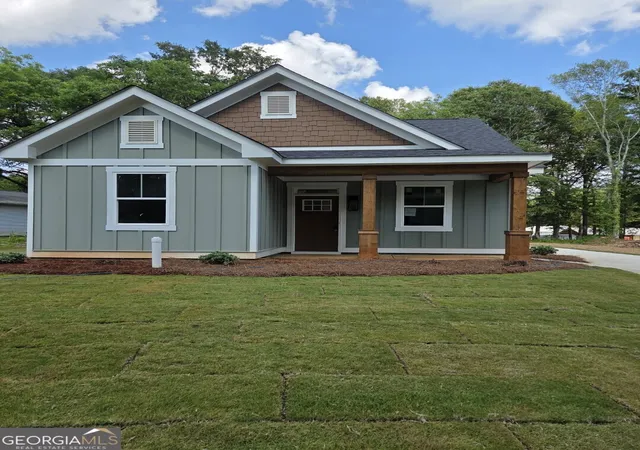 Photo 3 of Single family home for sale at 513 Harris St, Monroe, GA 30655 | MLS# 10796336 | Listing updated on 2026-09-16