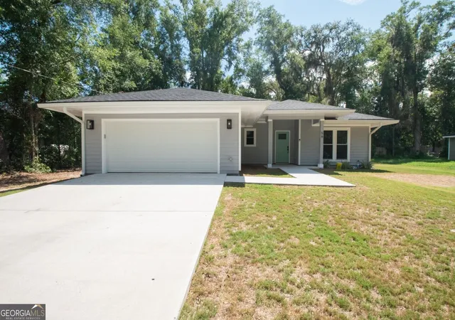 Photo 3 of Single family home for sale at 56 Elizabeth St, Folkston, GA 31537 | MLS# 10819670 | Listing updated on 2026-09-25