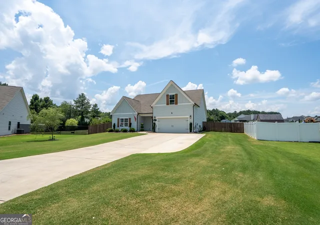 2nd image of 407 Glenn Trl, Winder, GA 30680 | MLS# 10817929