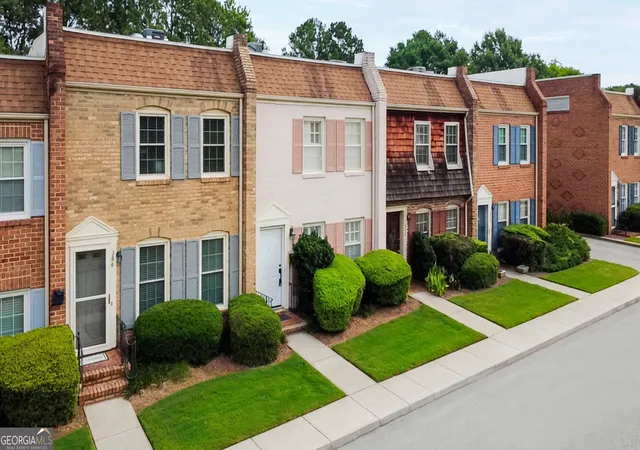 Photo 2 of Condo for sale at 304 Georgetown Dr #C-13, Athens, GA 30605 | MLS# 10833982 | Listing updated on 2026-09-10