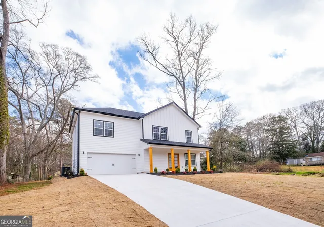 2nd image of 165 Strickland St, Fairburn, GA 30213 | MLS# 10805510