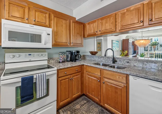 3rd image of 201 Neptune Rd, St. Simons, GA 31522