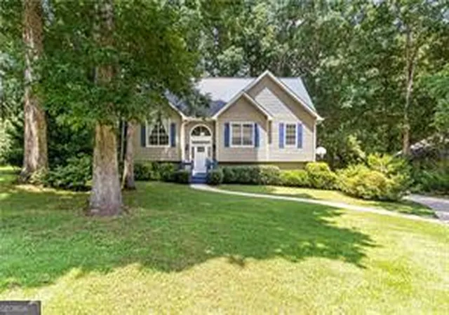 Photo 3 of Single family home for sale at 7825 Silversmith Ct, Cumming, GA 30028 | MLS# 10767466 | Listing updated on 2026-07-24