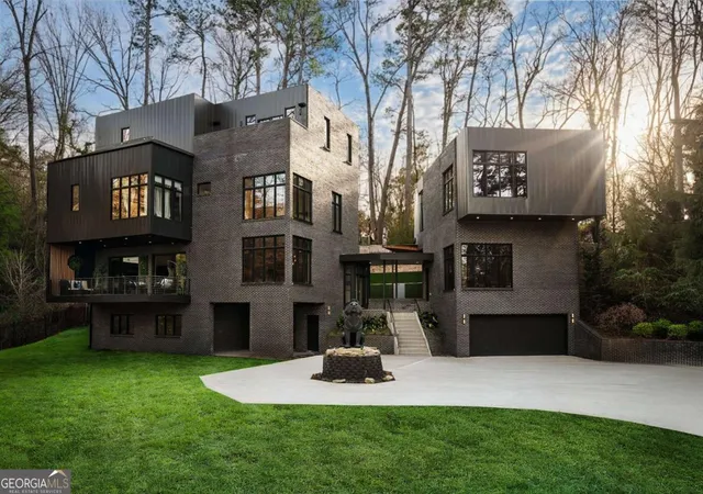 2nd image of 345 Pinecrest Rd Ne, Atlanta, GA 30342 | MLS# 10737850