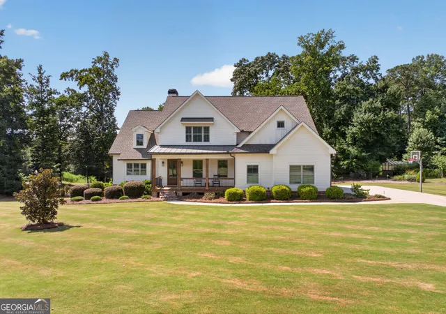 Photo 2 of Single family home for sale at 417 Fox Valley Dr, Monroe, GA 30656 | MLS# 10836839 | Listing updated on 2026-09-19