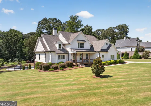 Photo 3 of Single family home for sale at 417 Fox Valley Dr, Monroe, GA 30656 | MLS# 10836839 | Listing updated on 2026-09-19