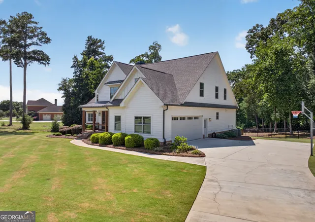 Photo 3 of Single family home for sale at 417 Fox Valley Dr, Monroe, GA 30656 | MLS# 10836839 | Listing updated on 2026-09-19