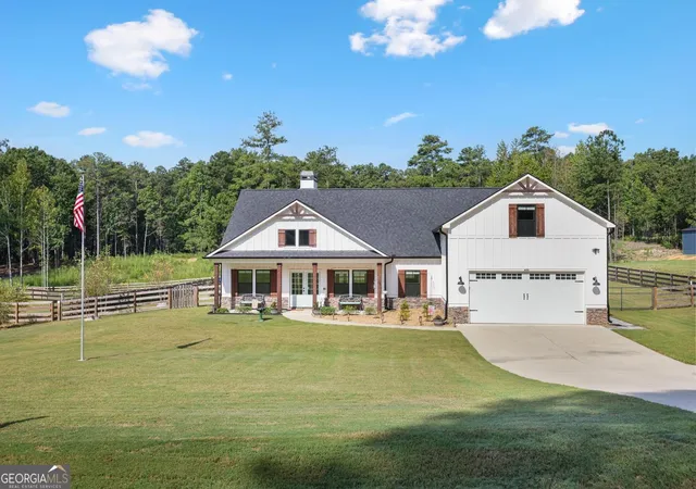 Photo 3 of Single family home for sale at 425 Rc Thompson Rd, Dallas, GA 30157 | MLS# 10835516 | Listing updated on 2026-09-30