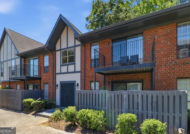 2nd image of 6851 Roswell Rd #A4, Atlanta, GA 30328 | MLS# 10794423