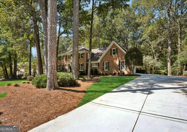 2nd image of 4891 Forestglade Ct, Stone Mountain, GA 30087 | MLS# 10631432
