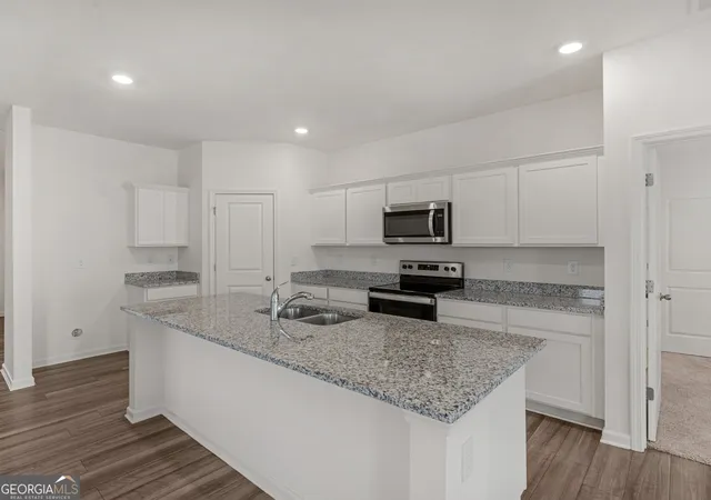 3rd image of 214 Georgian Wy, Locust Grove, GA 30248 | MLS# 10816479
