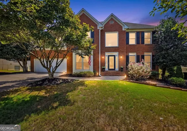 Photo 2 of Single family home for sale at 625 Windwalk Dr, Roswell, GA 30076 | MLS# 10830329 | Listing updated on 2026-09-14